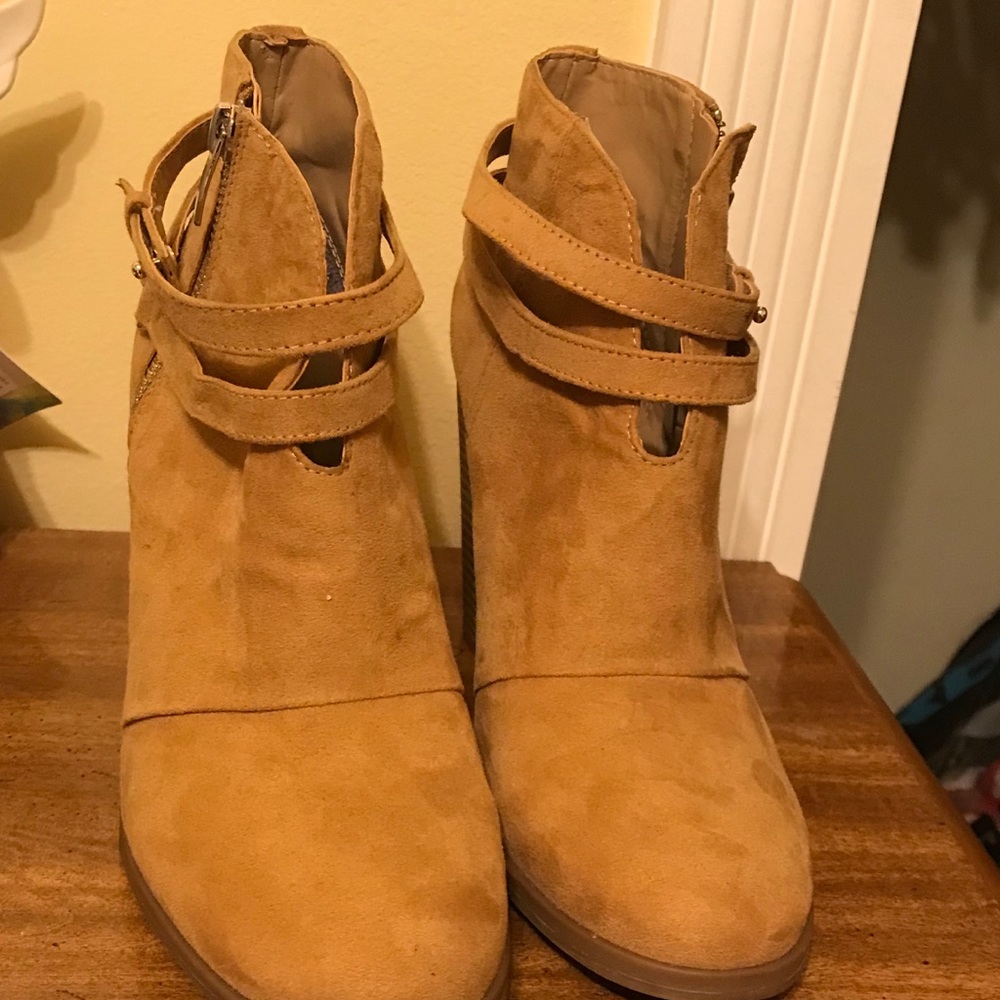 Boots - Picture 2 of 2